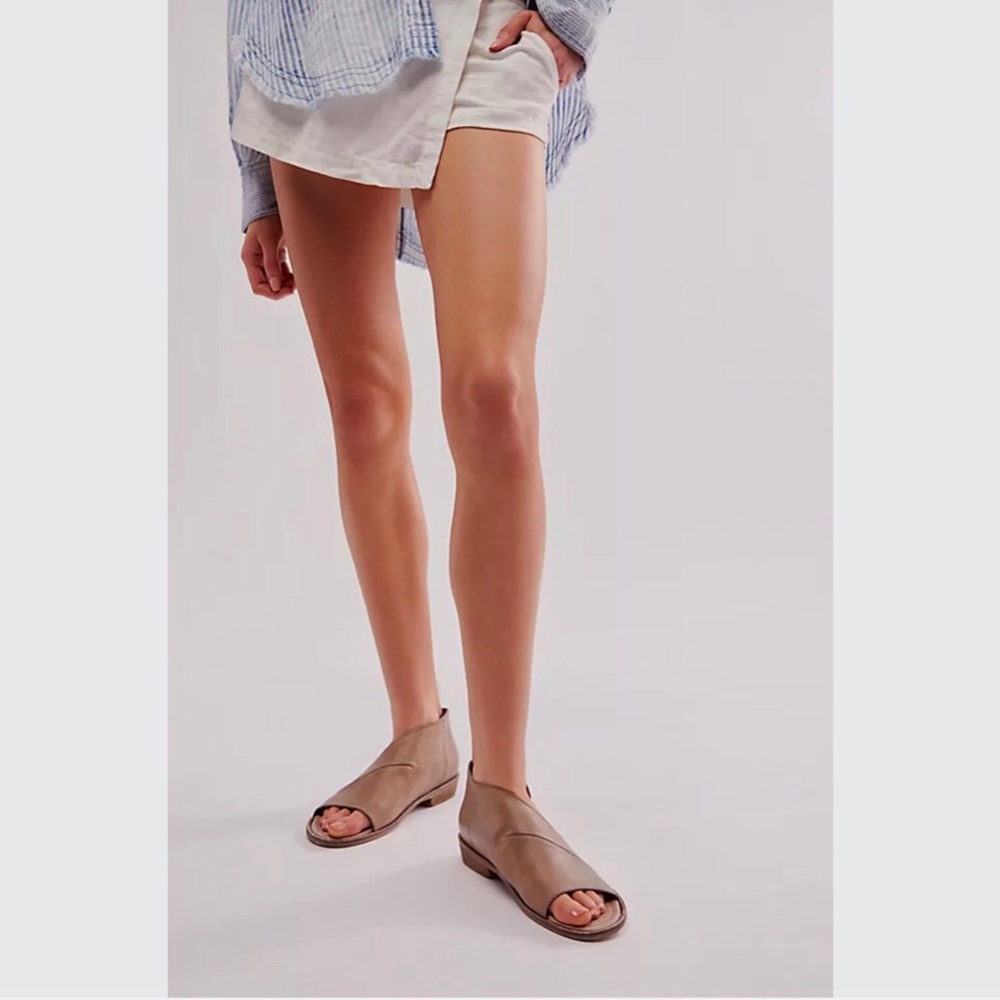 Free People Taupe Open-Toe Leather Sandals